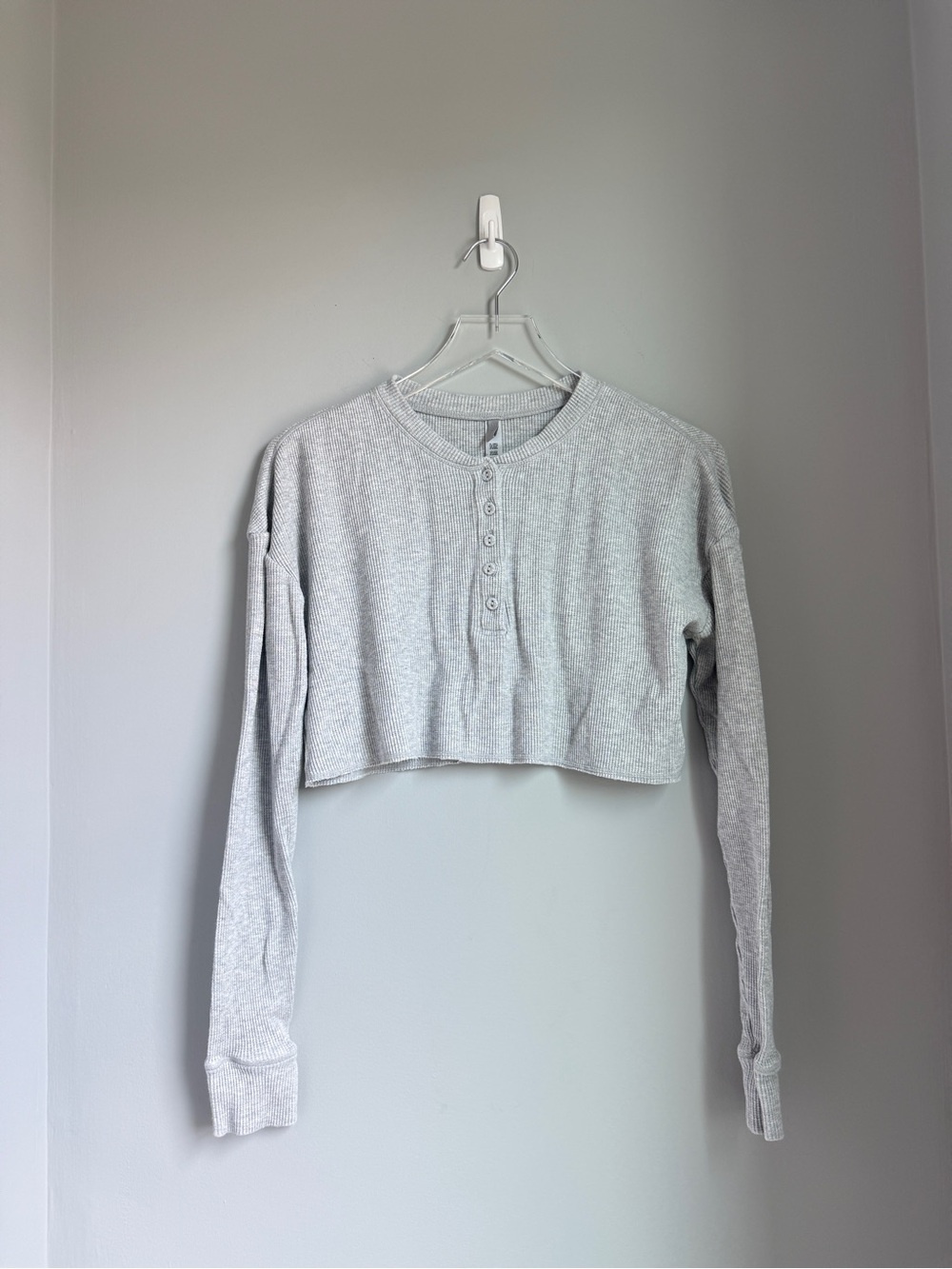 SKIMS Waffle Knit Long Sleeve Henley Small Cropped Light Grey Button
